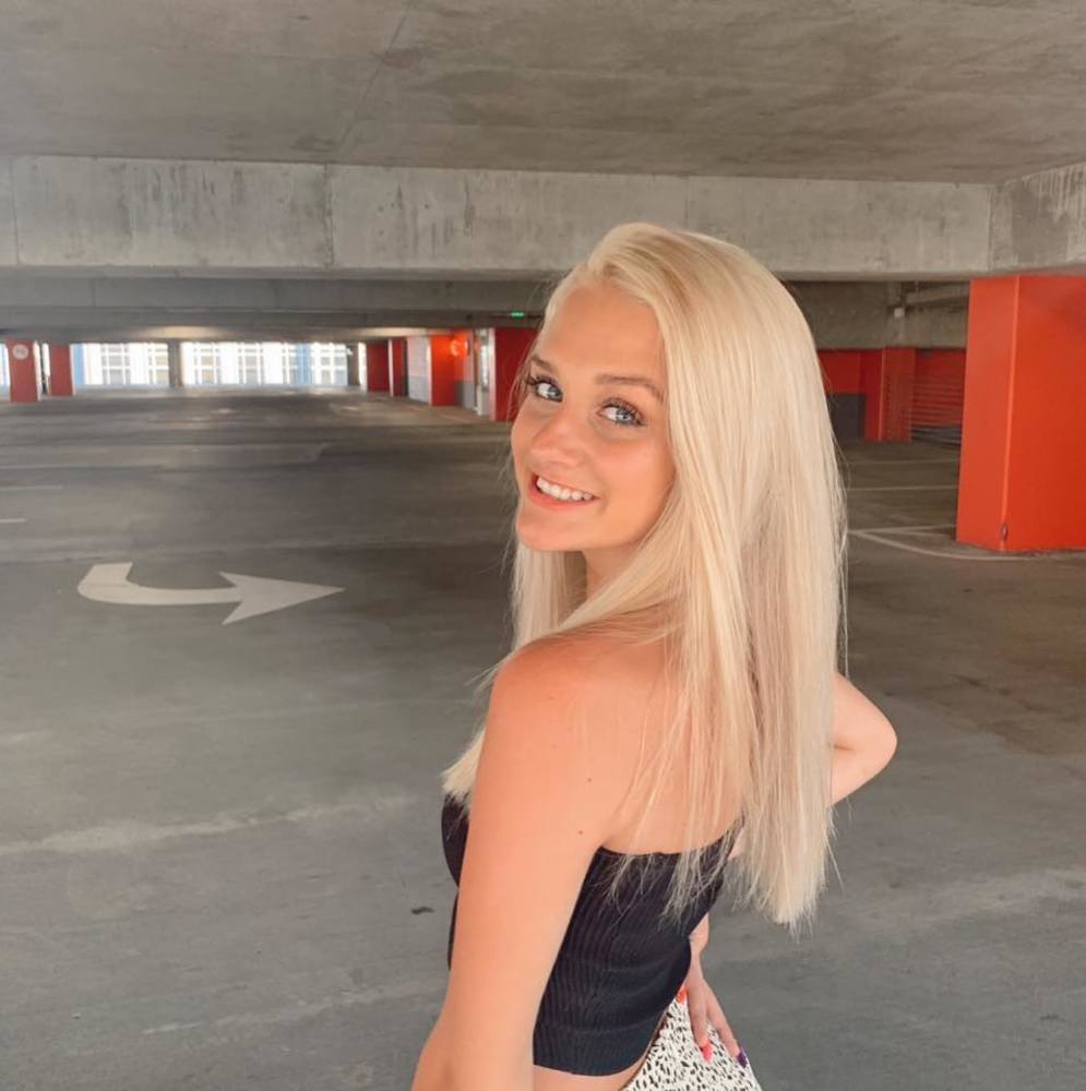 Meet your Posher, Carly